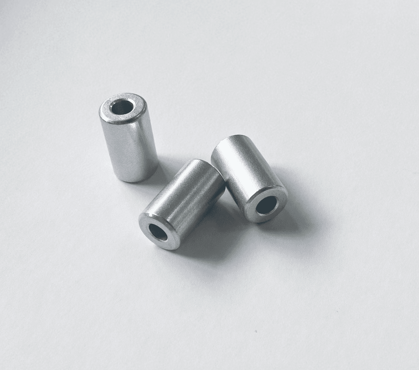 Radial multipole ring magnet for joint servos