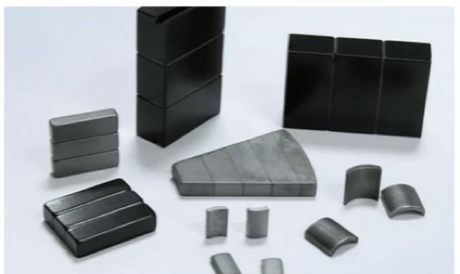 Insulated laminated NdFeB magnet stacks for high-speed motors
